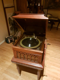 Antique Mechanical Grammaphone 