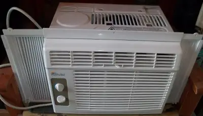 Senville 5000 BTU window air conditioner.Like new., View more