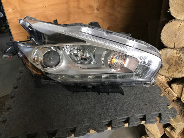 2019-21 Murano passenger headlamp in Auto Body Parts in Truro - Image 3