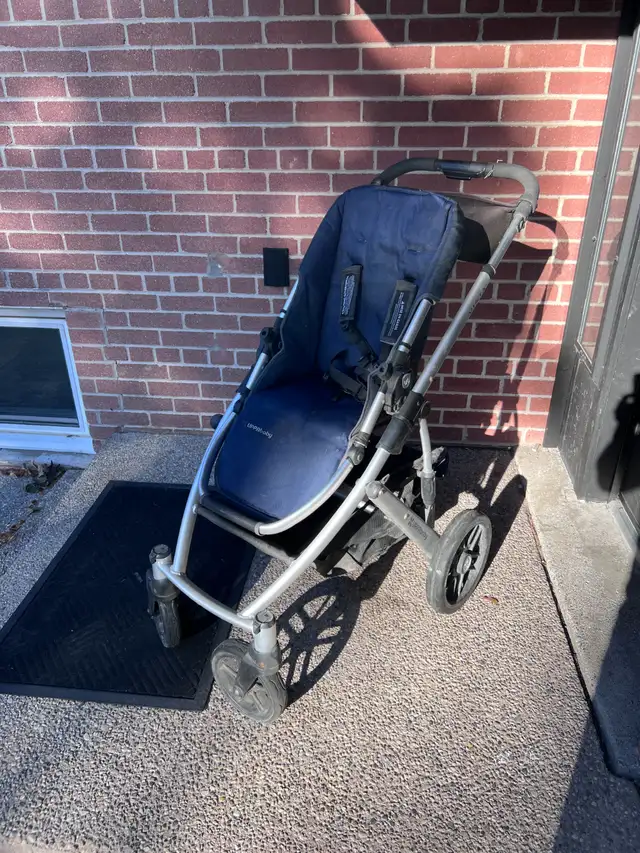 Uppababy Vista Stroller 2013 in Strollers, Carriers & Car Seats in City of Toronto - Image 2