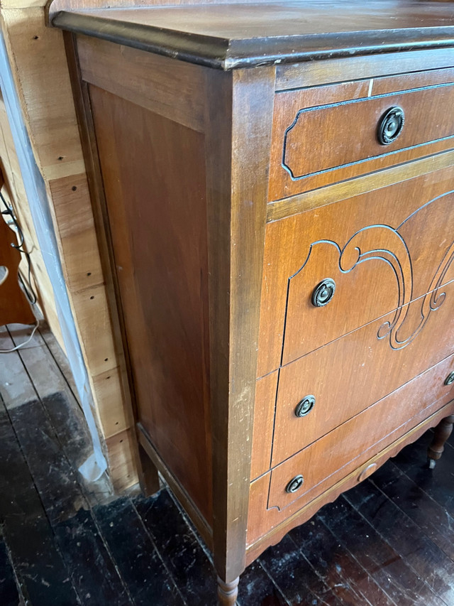 Antique dresser on wheels in Dressers & Wardrobes in Norfolk County - Image 3