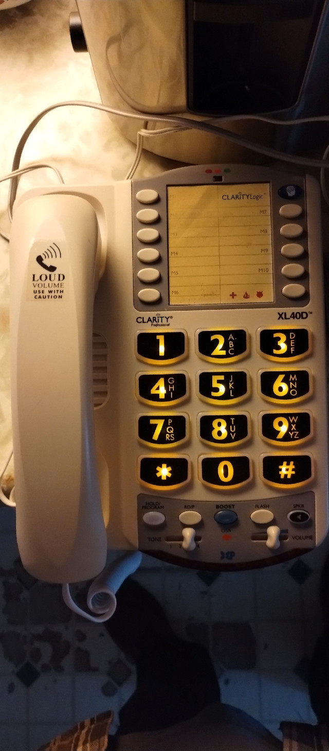 Téléphone résidentiel à gros clavier et haut -parleur dans Téléphones résidentiels et répondeurs  à Laurentides - Image 2