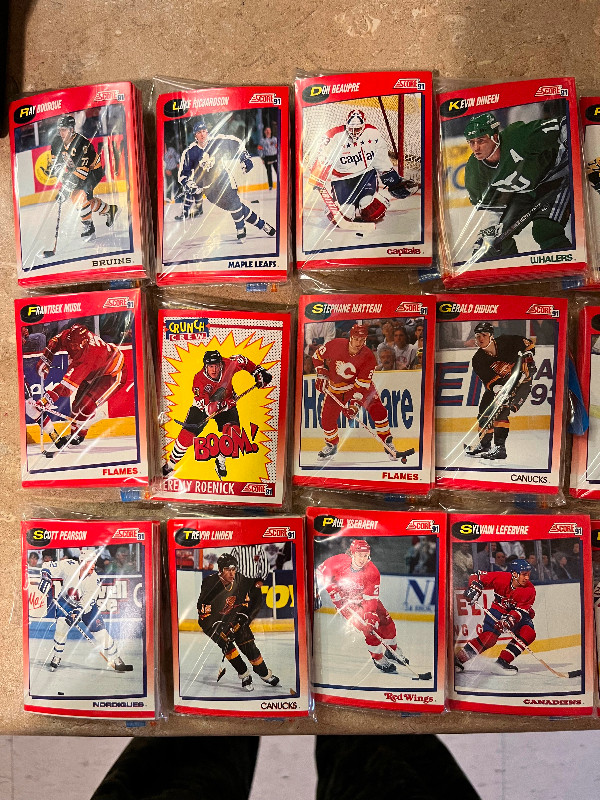 Packs of hockey cards in Arts & Collectibles in Hamilton