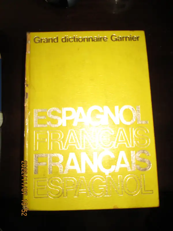 LIVRES   **** DICTIONNAIRE ET CAHIER  EXERCICE ESPAGNOL in Textbooks in Trois-Rivières - Image 2