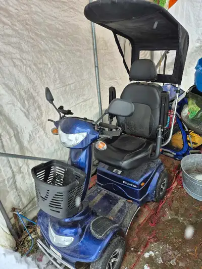 Quadriporteur a vendre , View more