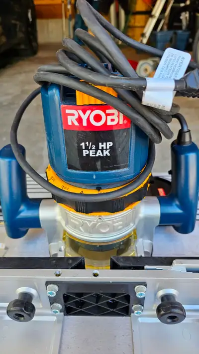 1 1/2 HP Ryobi router and matching table, View more