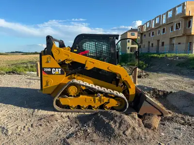 Selling my Caterpillar 259D to buy the new 255. Machine has just over 4300 hours. Undercarriage was...