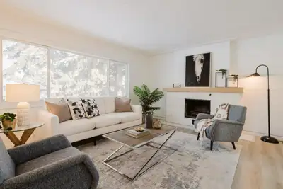 Bright 2-Bedroom Main Floor in Allendale | Newly Renovated