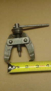 OLD battery terminal puller / puller for windshield wiper arms