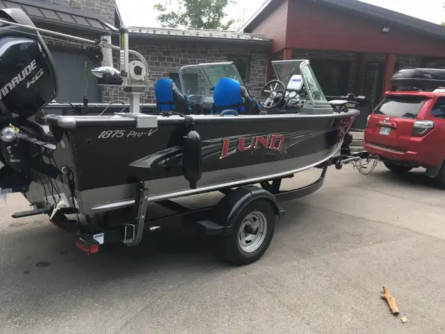 Lund 1875 2017 LOW HOURS LIKE NEW in Powerboats & Motorboats in Barrie - Image 7