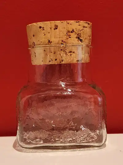 Bocal vintage en verre transparent avec couvercle en liège textu, View more