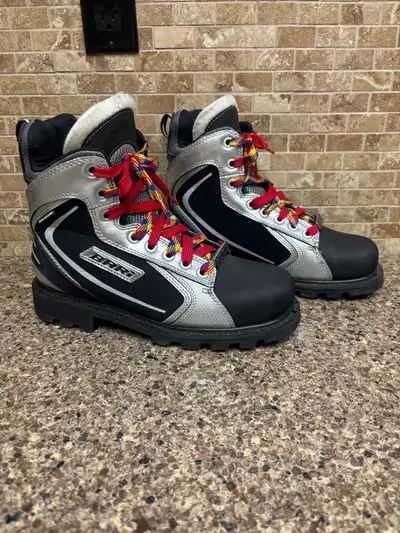 Bari skate boots, View more