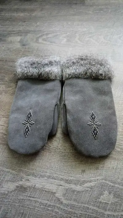 Manitobah Gloves, View more