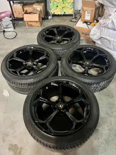 Lamborghini Urus 22” wheels and tires Mint condition, not a single scratch on rims and tires are lik...