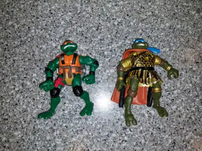 Bundle of 2 Teenage Mutant Ninja Turtles action figures (2003), View more