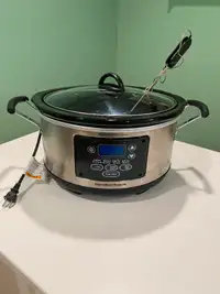 *MOVING SALE* 6-quart slow cooker "set-and-forget" with probe