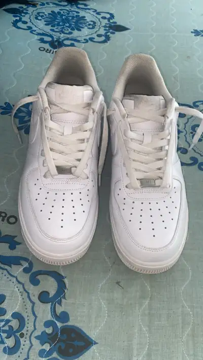 Gently used, comes with box. Box is a little best up n shi. But shi don’t matter first come first se...