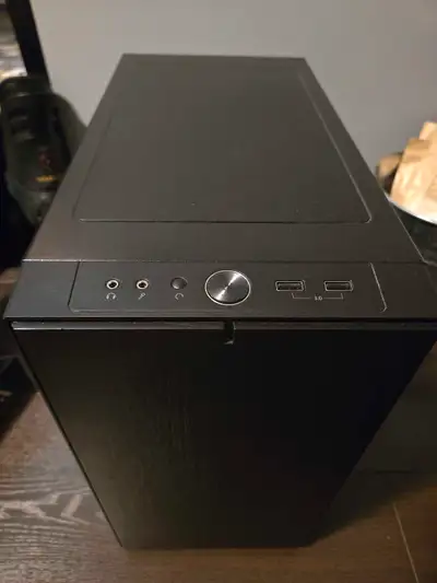 Fractal Design Define Mini C Case i7 3770 CPU EVGA GTX 1070 GPU + box ASUS motherboard + box Seasoni...