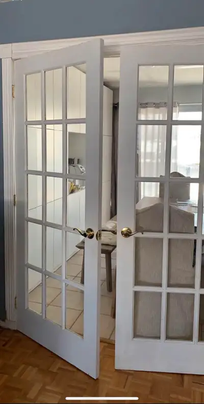 Porte francais, French Door. White with glass. 36 inch pouces