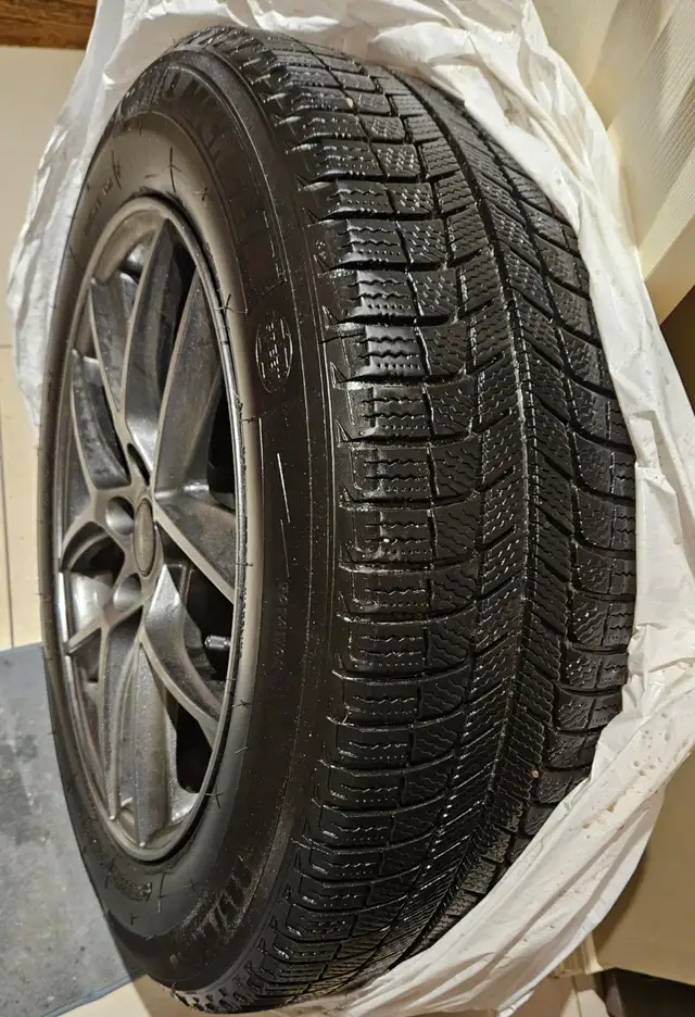 New Winter Tires 225/60R18 on Alloy Wheels Rims 5x114.3 in Tires & Rims in Markham / York Region - Image 3