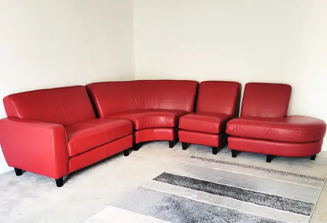Adjustable like new real leather sectional couch can deliver in Couches & Futons in Sarnia - Image 2