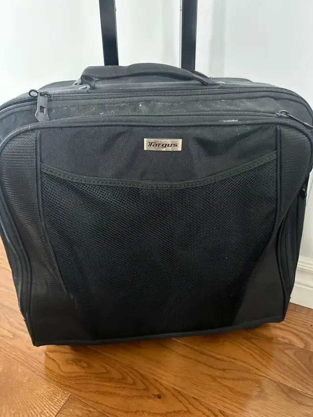 Targus Rolling Laptop Case in Bags & Luggage in Hamilton - Image 3