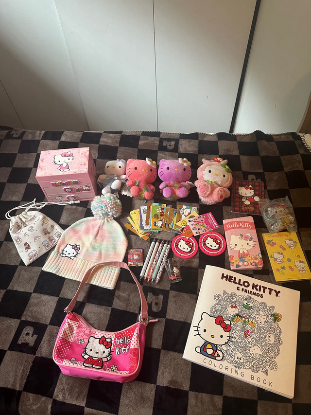 Entire Sanrio hello kitty collection: shoulder purse, colouring in Toys & Games in Ottawa