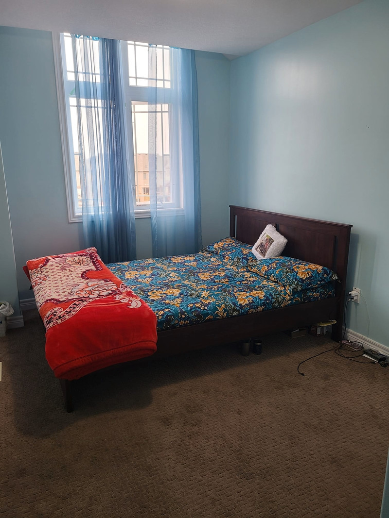 Room for rent in Orangeville. Room Rentals & Roommates Oakville