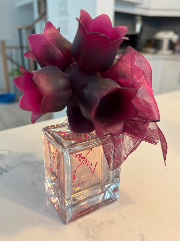 Vera Wang Lovestruck perfume 50 ml 1.7 fl oz. in Health & Special Needs in City of Toronto - Image 2