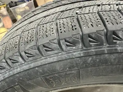 Description: Set of 4 genuine Honda OEM alloy rims with Michelin Latitude X-Ice winter tires (235/65...