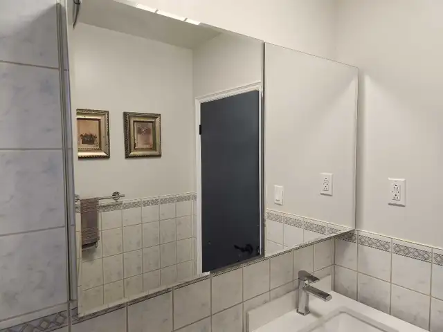Medicine Cabinet in Bathwares in Oakville / Halton Region - Image 4