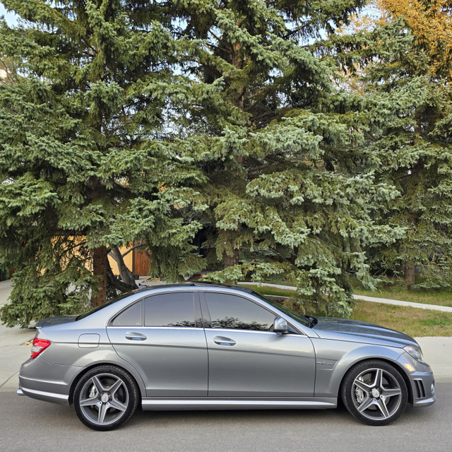 2009 Mercedes-Benz C-Class 4dr Sdn 6.3L AMG RWD in Cars & Trucks in Edmonton - Image 3