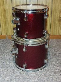 TOM DRUMS GREAT CONDITION COMPLETE