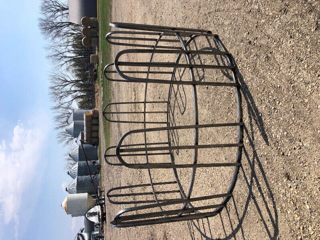 Round bale feeders and corral  panels!!! in Livestock in Winnipeg - Image 3