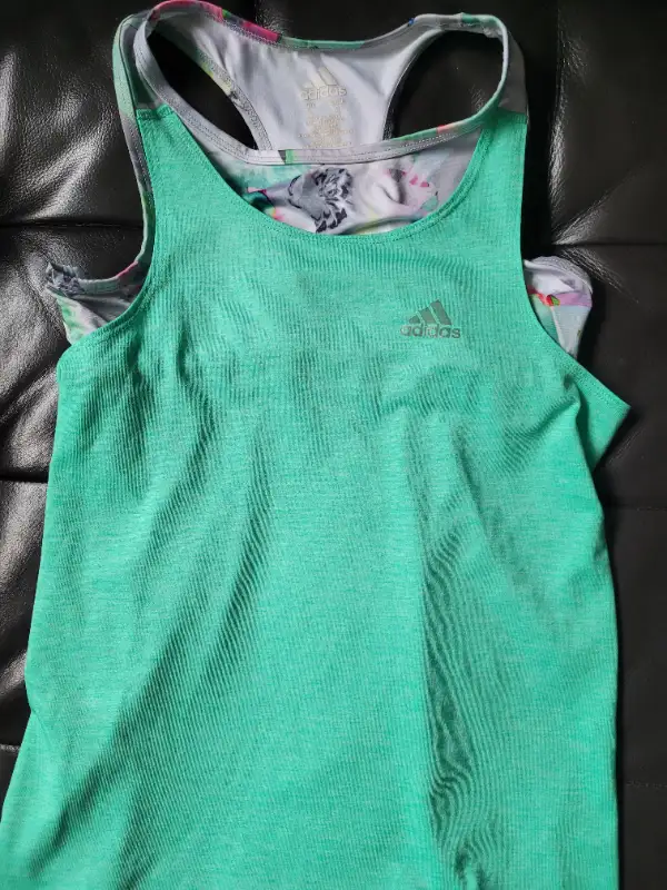 Adidas Girls training top in Kids & Youth in City of Toronto - Image 2