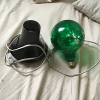 $3-Vintage black light lamp on/off on cord & green bulb