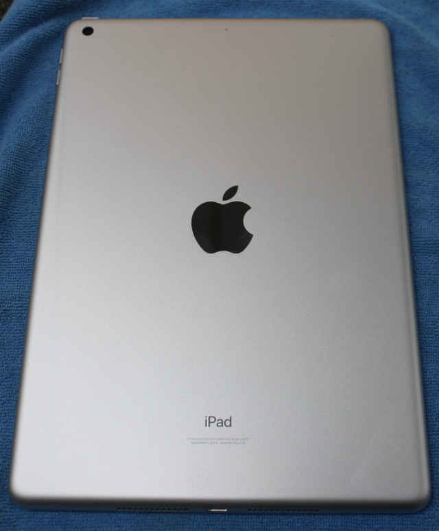iPad (9th Gen, 64 GB) Wifi, brand new in box in iPads & Tablets in Peterborough - Image 4