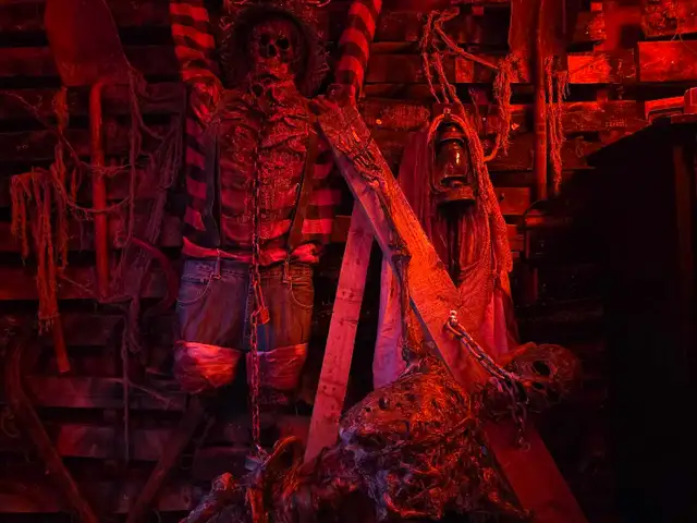 halloween props569246287282851847