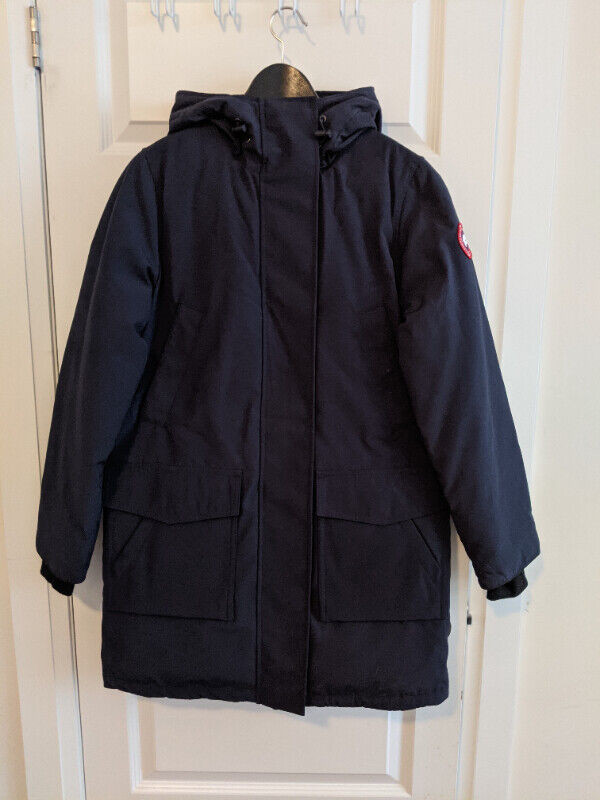 Canada Goose Canmore Parka in Women's - Tops & Outerwear in City of Toronto - Image 2