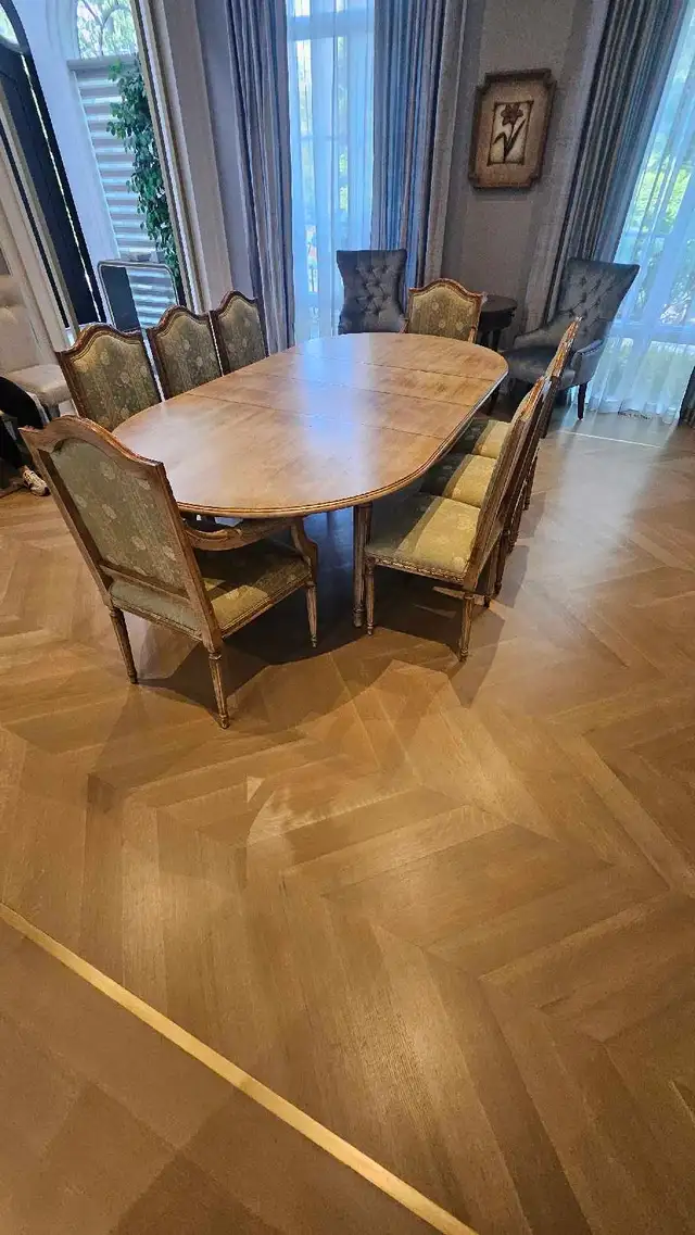 Vintage Floral Style Dinning Table Set 8 in Dining Tables & Sets in City of Toronto - Image 4