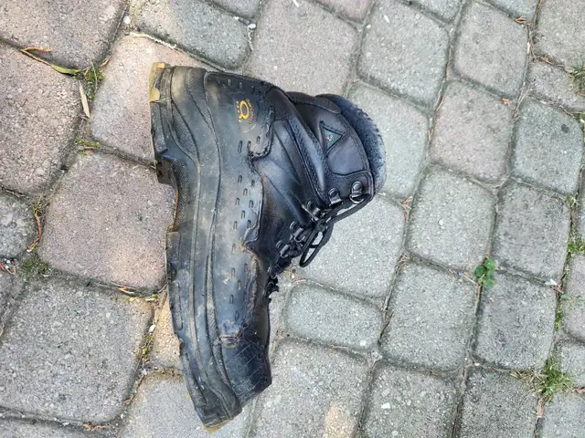 safety boots in Men's Shoes in Markham / York Region - Image 5