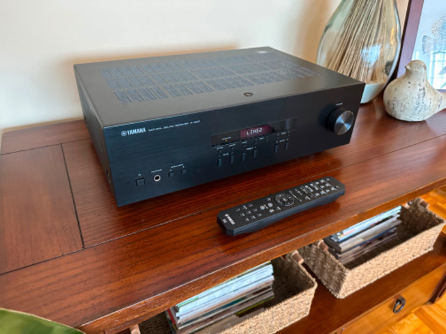 Yamaha R-S201 Stereo Receiver like new in General Electronics in Oshawa / Durham Region