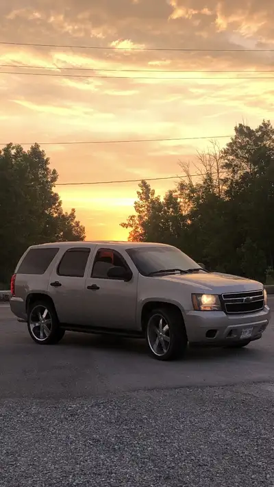 Engine light on misfire Price is $3,800 Sold as is Running and driving l'm selling my Tahoe It's a 0...