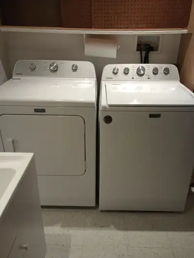 LAVEUSES SECHEUSE MAYTAG TRES RECENTES 400$,, View more