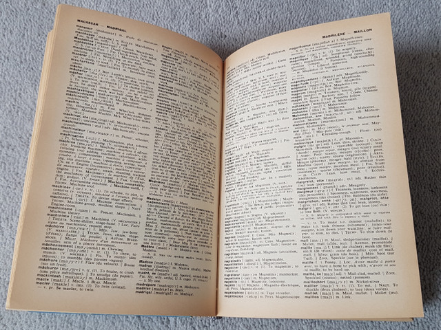 LAROUSSE ENGLISH FRENCH DICTIONARY in Non-fiction in Petawawa - Image 2
