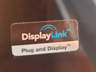Like new, 9.5/10 condition Single usb from laptop connects to additional 2 monitors, includes1x hdmi...