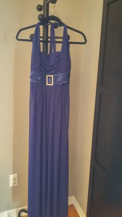 ROBE DE BAL ET CHAUSSURES ASSORTIES, View more