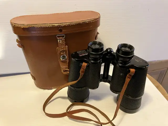 Fischer Binoculars 10x50 Coated Lens  with leather Case ox in Cameras & Camcorders in Markham / York Region - Image 2