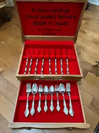 Vintage silver plated cutlery set for 8 with chest box, 