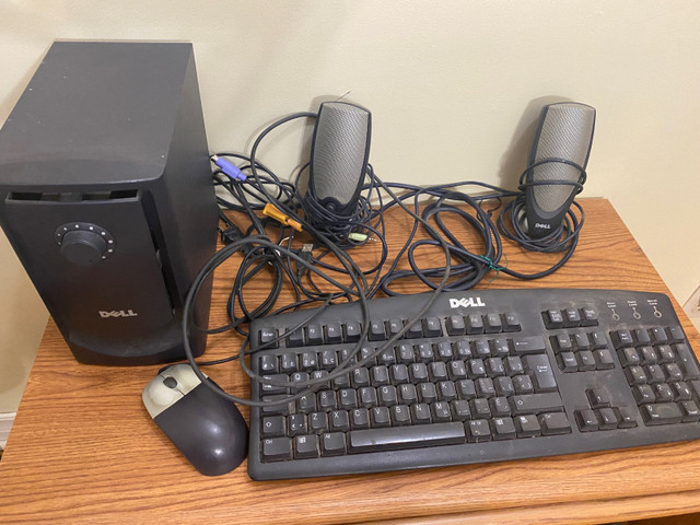Dell accessories - sound system and keyboard and laser mouse dans Haut-parleurs, écouteurs et micros  à Ville de Montréal
